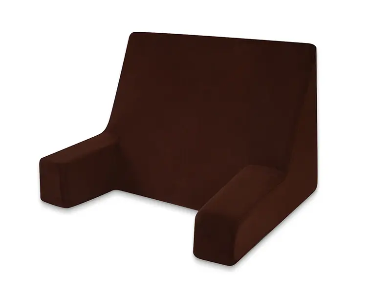 Respaldo triangular con posabrazos