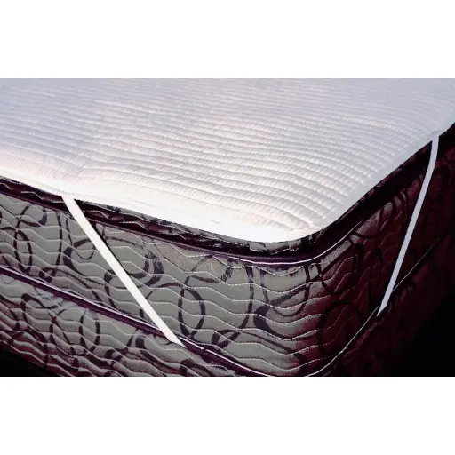 Cubrecolchón con banda lateral capitoneado C+